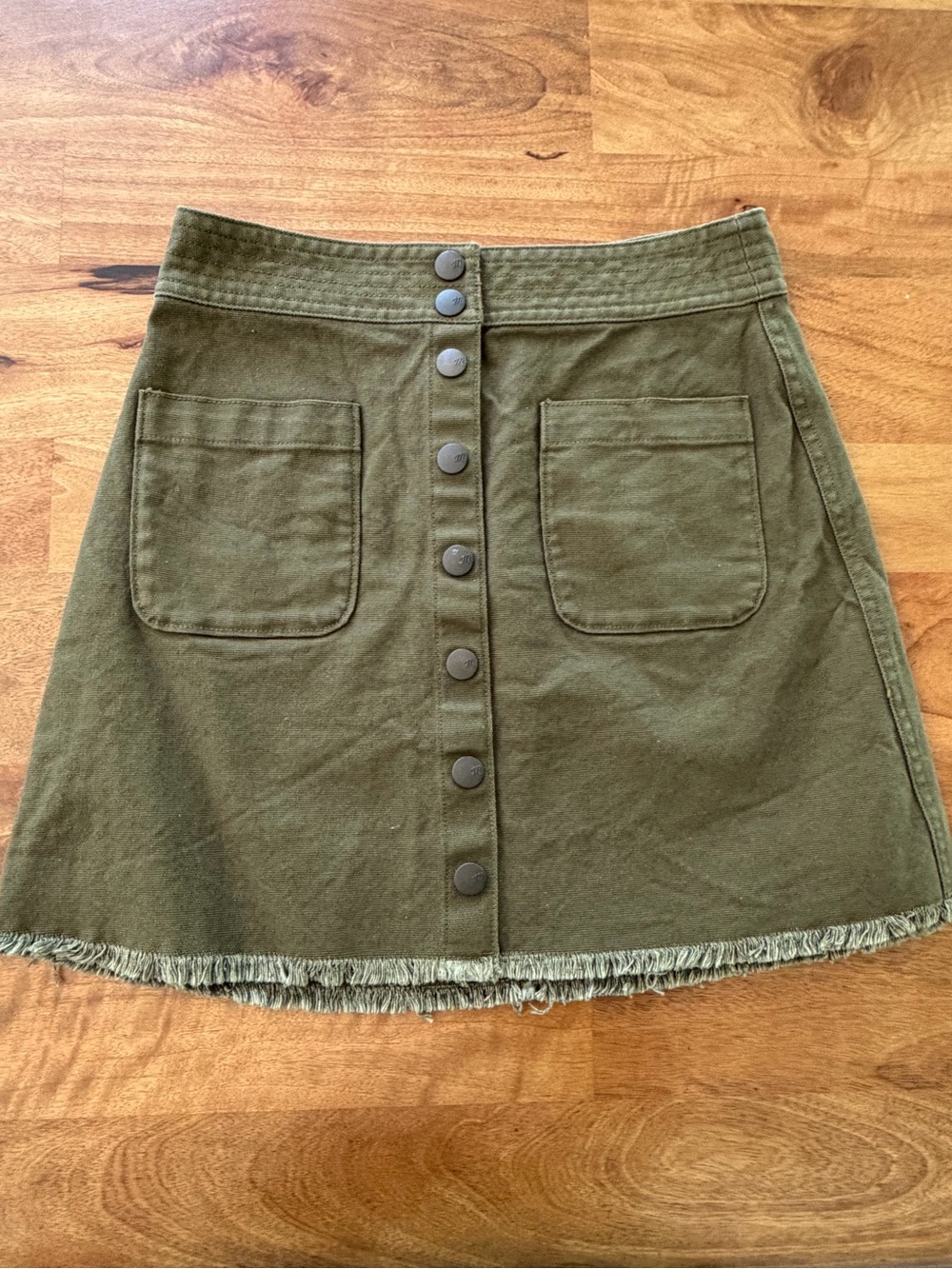 Madewell Olive Green Button-Front A-Line Skirt with Raw Hem - Size 00 *EUC*